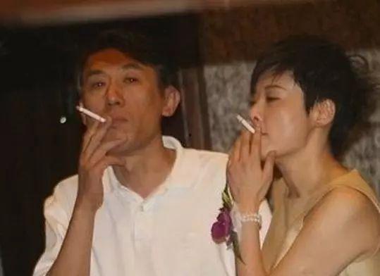 明星抽烟爆料视频播放下载,揭秘娱乐圈烟云背后的真实画面  第3张